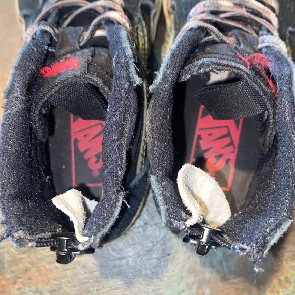 Vans - Picture 5 of 6